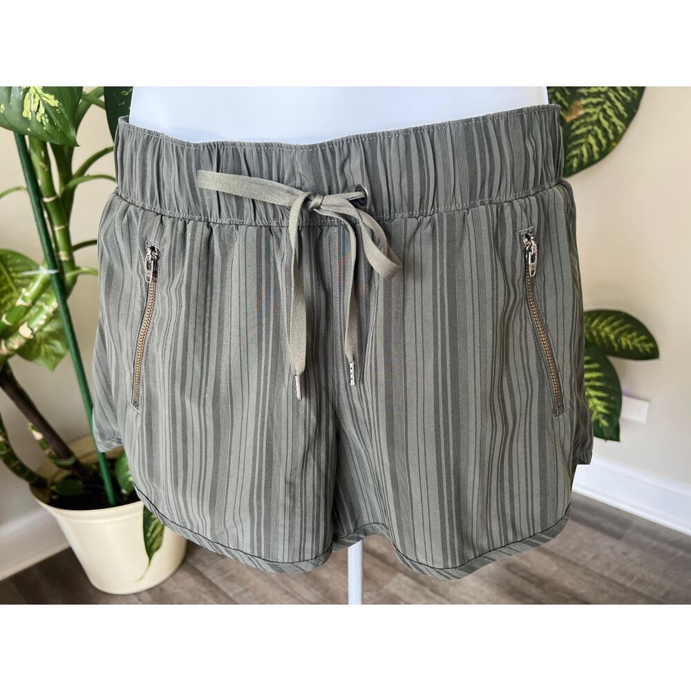 Athleta Women’s Small Drawstring Elastic Waist Shorts Green/Gray Color #546